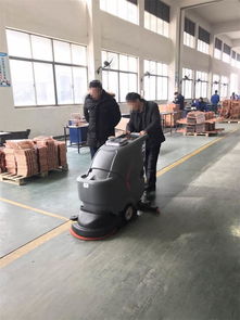 提升柳州工業(yè)車間清潔效率的專業(yè)選擇 洗地機(jī)與電瓶電動(dòng)清洗機(jī)